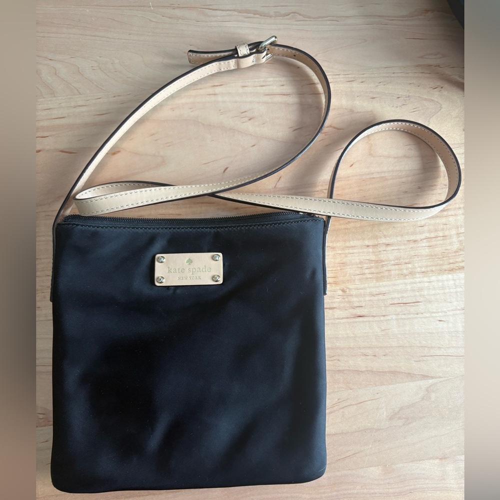 Kate Spade nylon cross body bag. EUC.